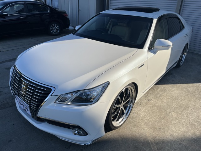 クラウン ハイブリッド 2.5 ロイヤルサルーン 