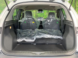 後席を格納すると、これだけの広さが!シーンに合わせたシートアレンジで、大きな荷物も積むことが出来ます♪