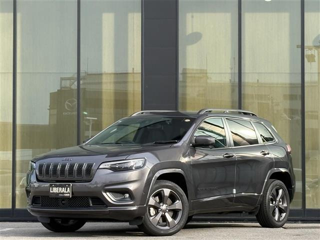 チェロキー80thアニバーサリー エディション 4WD4WD 本革シート