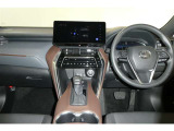 すっきりとしたデザインの内装は、さすがトヨタ車の上品さを感じます。