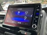 純正8インチインターナビ付きでフルセグ・DVD再生・Bluetoothなど付いてとても便利な車両です♪