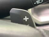 【パドルシフト】ハンドルから手を離さずに素早くシフトアップ&ダウンができるので、エンジンブレーキを使う下り坂や高速道路の合流で加速したい場面で役立ちます。