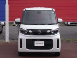 LEDヘッドランプ搭載!明るくクリアな視界を確保して、安全運転を支援します。さらに、4WDなので冬道も安全ですね(*^^*)