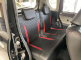 広々した後部座席で、大人が乗ってもストレスなくロングドライブが楽しめます!
