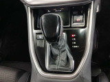 CVT(無段変速機)によるスムーズなシフト操作が魅力!発進から高速走行まで途切れのない加速を実現し、街乗りでもロングドライブでも快適です