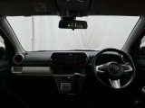 見通しのよいすっきりとした視界で、誰でも運転しやすいです。運転のしやすさは疲れにくさにも繋がりますよ♪