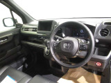 見通しのよいすっきりとした視界で、誰でも運転しやすいです。運転のしやすさは疲れにくさにも繋がりますよ♪