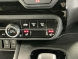 運転席/助手席シートヒーターで寒い日もすぐに温かくなり快適に過ごせます。2段階の温度調整が可能です