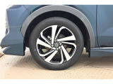 純正なので車に似合うデザインになっていますね。スタッドレスタイヤもご相談下さい。