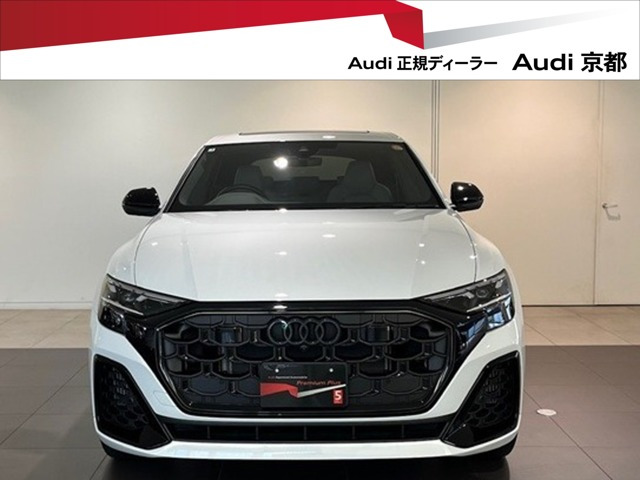 Q855 TFSI クワトロ Sライン 4WD
