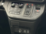 直感的な操作性により、ドライバーの快適な運転を支援。P・N・Dは押す、Rは引くという人間の感覚にマッチした操作感のギアセレクターです。