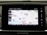 【純正ナビゲーション】使いやすいナビ操作にオーディオ機能も充実!Bluetooth接続で運転中のハンズフリー電話や好みの音楽を車内に流す事が出来ます。ラインナップや車種に応じて豊富な機能が使用可能♪