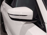 【BMWミラー】視認性の高いスタイリッシュなミラー。自動防眩機能も付いており夜間のドライビングをサポートします。