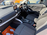 輸入車ならではの心地よく体にフィットするシート。長距離も疲れにくい、ロングドライブも快適です。