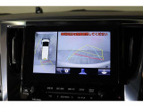 車両を上から見たような映像表示するパノラミックビューモニター付き!