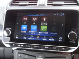 EV専用9インチ大型NissanConnectナビゲーションシステムは、地デジTV、ハンズフリーフォン、VICS 、ボイスコマンド、Bluetooth対応、 HDMI接続、Apple CarPlay連携、USB接続、iPod、AM/FMなど対応の高性能ナビです。