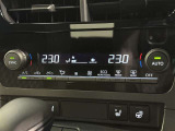 左右独立温度コントロールフルオートエアコンです。運転席、助手席それぞれで独立して温度設定ができます。冷え性の方が乗っても安心ですね♪