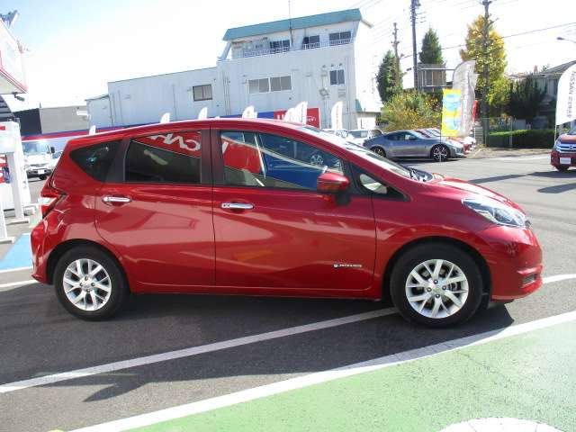 日産 ノート 1.2 e-POWER X の中古車詳細 (14,000km, レッド, 東京都