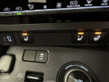 寒い日でも快適な運転をお届けする運転席・助手席シートヒーターとステアリングヒーターを装備。