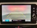 バックでの車庫入れも安心です! リアカメラが付いているバックモニター付のナビを装備しております。操作線もついており距離感も画面から確認できます。