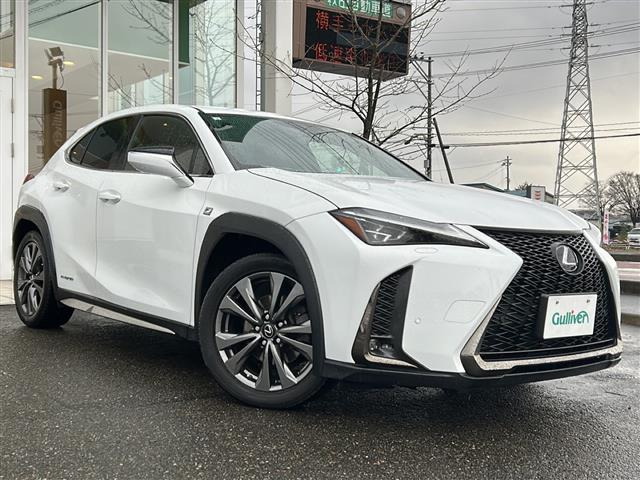 UX250h Fスポーツ 4WD本革シート