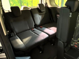 3列目シートはもちろん状態良好☆大人でもゆったりと座って頂けますので、大人数でのお出かけもラクラクです♪ご家族で、気の知れた仲間で、ドライブに行くのが楽しみですね♪