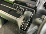 発進時から滑らかに加速する無段階変速のCVTはストップ&ゴーの多い街の中も快適です
