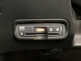 ハンドルの左下にETCがついています。高速道路の料金所の通過も楽々です!。 カードの取り出しもしやすい場所についています。