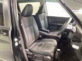 大きなフロントシートでゆったりとドライブ、長距離運転も疲れません♪ハイトアジャスターも付いているのでお好きな位置に調整できます。