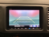 バックでの車庫入れも安心です! リアカメラが付いているバックモニター付のナビを装備しております。操作線もついており距離感も画面から確認できます。