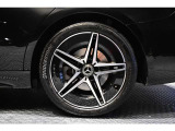 メルセデスの認定中古車「サーティファイドカー」では、万一お車が故障した場合も、ご購入後1年間もしくは2年間※は走行距離にかかわらずメルセデス・ベンツ正規サービスネットワークで無料修理いたします
