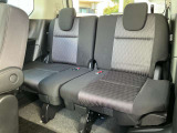 サードシートもしっかりと座っていただけるシートになっています。ロングドライブの時も安心ですね!!
