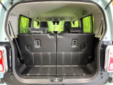 普段のお買い物や通勤、送迎等に十分な荷室スペースを確保しております。セカンドシートを倒すと、大きな荷物の積載も可能です♪