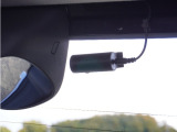 ◆リアにもドライブレコーダーを装備しております◆映像・音声などを記録する自動車用の装置です。もしもの事故の際の記録はもちろん、旅行の際の思い出としてドライブの映像を楽しむことができます。