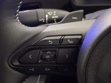 ステアリングスイッチ装備!運転しながら手元でオーディオの操作などができます。