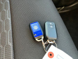 ブルーのスマートキーをセットでご用意しました。