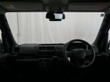 見通しのよいすっきりとした視界で、誰でも運転しやすいです。運転のしやすさは疲れにくさにも繋がりますよ♪