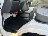 フロアマットも綺麗にクリーニングして納車しております!