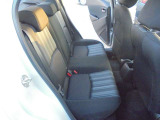 後部シートもしっかりとした造りです。