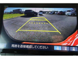 バックモニター付ですので、車庫入れも駐車もラクラクです。