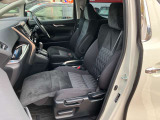 自社整備工場併設! 納車整備からアフターフォローまでお任せください。 車検や定期点検、オイル交換はもちろん、ナビやドラレコ、バックカメラ、ETC等の取り付けも当店にお任せください。