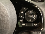 ハンドルにHondaセンシング系のクルーズコントロールやレーンキープアシストなどの操作スイッチが装備されています。ハンドルから手を離さず安全に操作できます。