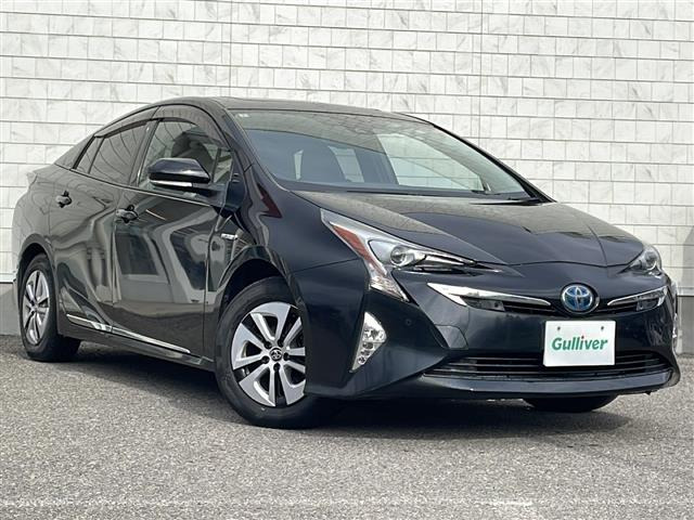 プリウス1.8 A E-Four 4WDサンルーフ