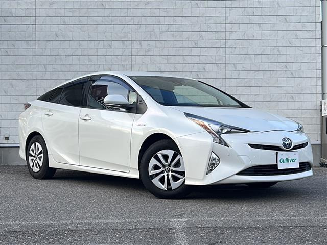 プリウス1.8 A E-Four 4WD修復歴無し