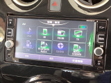 ナビ機能だけでなく、ミュージックサーバー、Bluetooth、ワンセグテレビ、DVDとCD再生など、オーディオ機能がついています。
