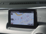 【カーナビゲーション】ナビは「走行安全性」を優先した、見やすい位置に配置しました。ナビがあれば知らない道も安心ですね★