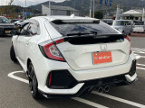 販売するすべての中古車に【ロングラン保証】が付帯します。走行距離無制限・期間は1年間です。保証修理は全国5000箇所のトヨタテクノショップにてお受けいただけます。