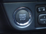キーレスプッシュスタートシステムを採用しております!ボタン一つでエンジン始動が可能なので、キーを探すこともなくなりますね!