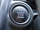 キーレスプッシュスタートシステムを採用しております!ボタン一つでエンジン始動が可能なので、キーを探すこともなくなりますね!