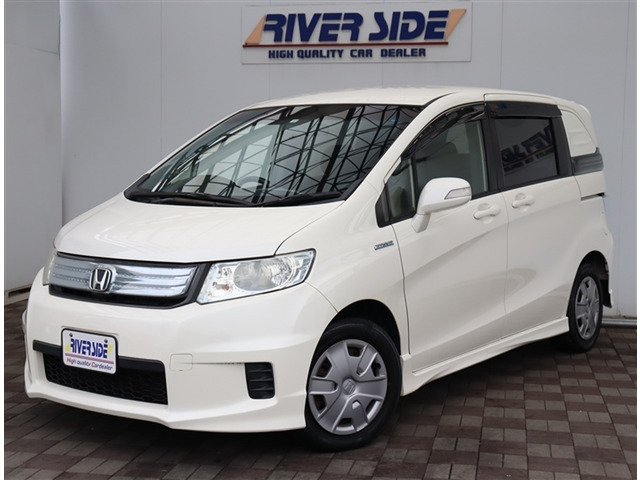 フリードスパイクハイブリッド1.5 ジャストセレクションワンオーナー車 純正ナビ DVD再生 ワンセ